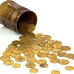 They’ve Struck Gold! Fortunate Couple Unearth 264 Gold Coins Dating Back to the Reign of King James I Hidden Beneath Their Kitchen Floor, Raking in £754,000 at Auction