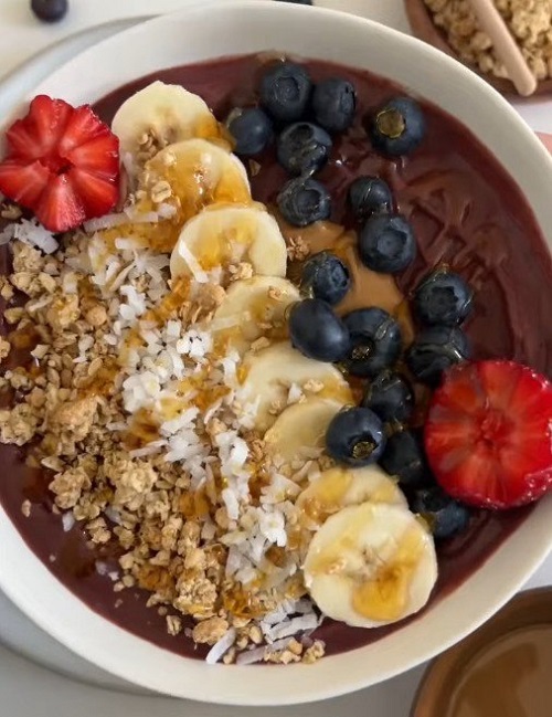 How to Make Delicious Acai Bowls: A Perfectly Balanced Breakfast