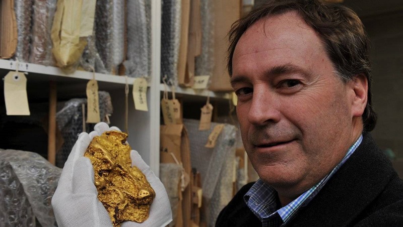 MASSIVE AUSSIE GOLD!! Beautiful Nugget Found Metal Detecting with Minelab GPZ 7000 in Victoria